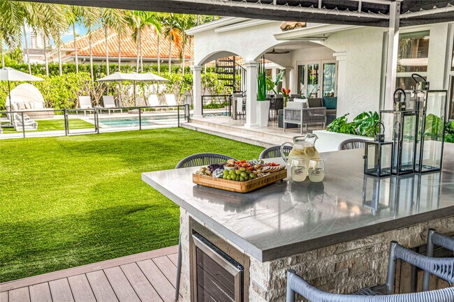 Building Photo - 2323 Delmar Pl