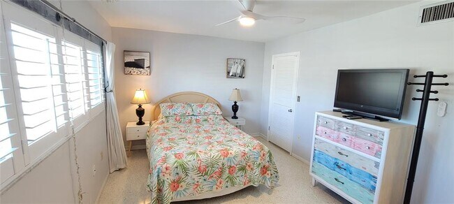 Building Photo - 6161 Gulf Winds Dr