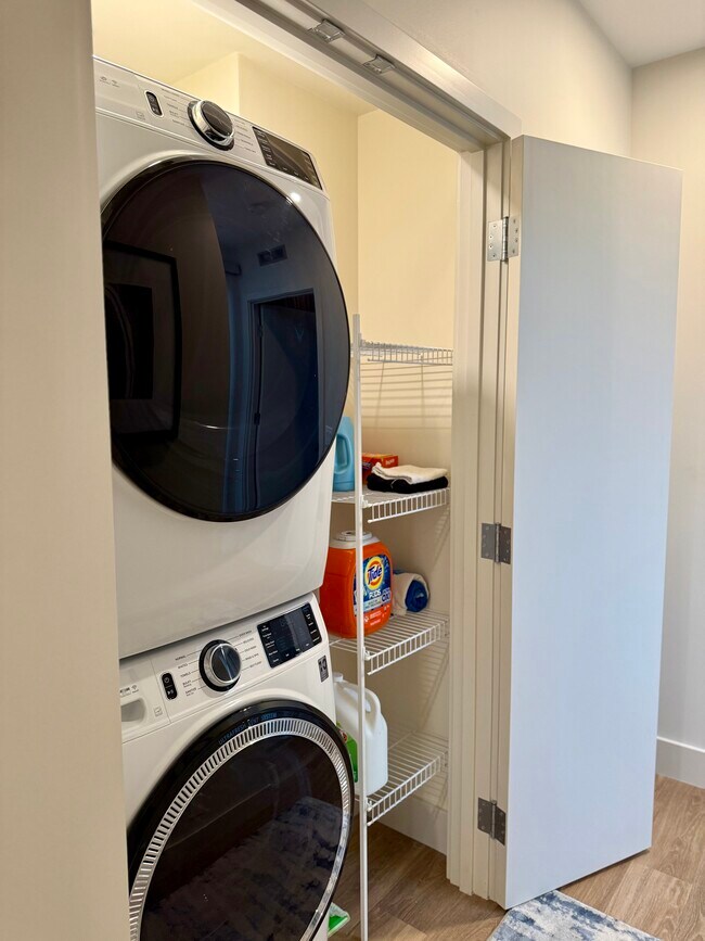 Building Photo - 197 Holokahiki Ln