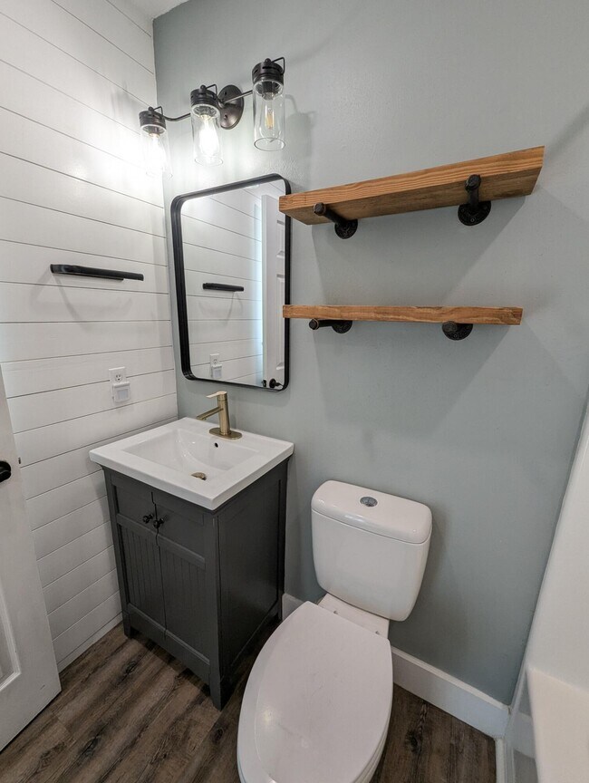 Building Photo - 8717 Sand Pine Dr