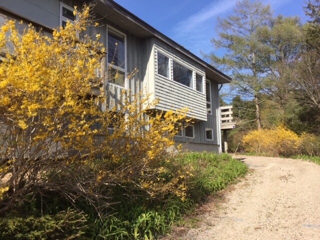 Building Photo - 2 Pine Hill Rd