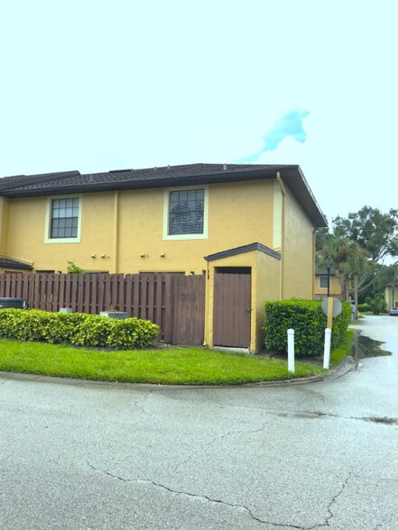 Building Photo - 7404 Woodburn Ct