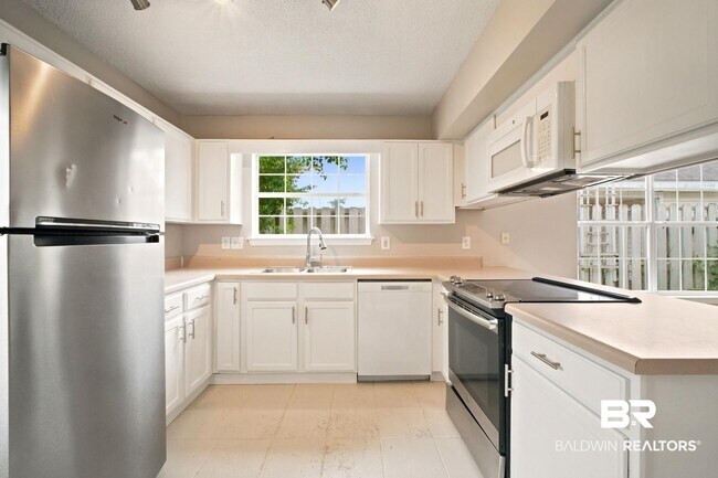 Building Photo - 7689 Audubon Dr