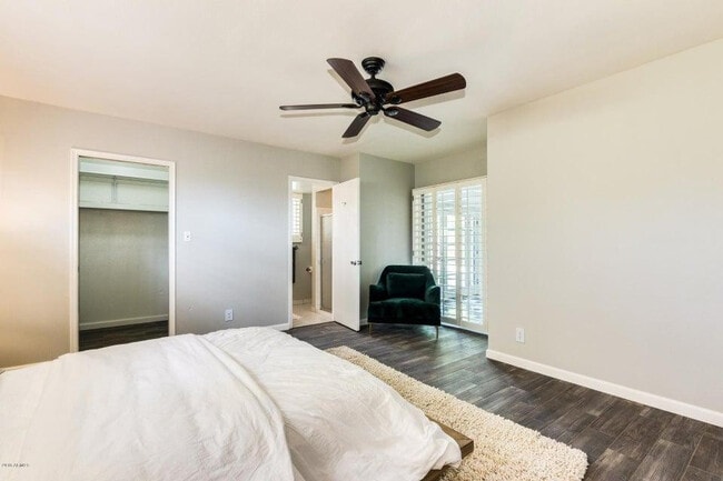 Building Photo - 2218 E Cactus Wren Dr