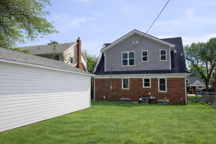 Building Photo - 1508 Gardenia Ave