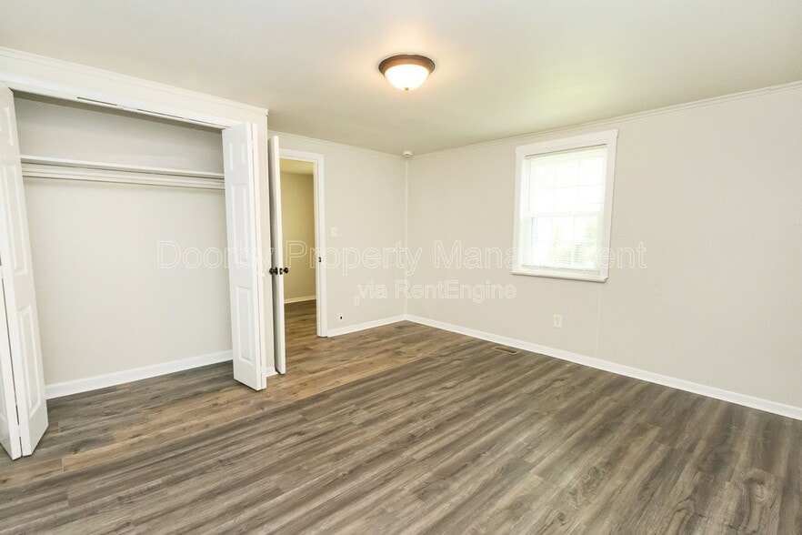 Building Photo - 1806 Dixon St