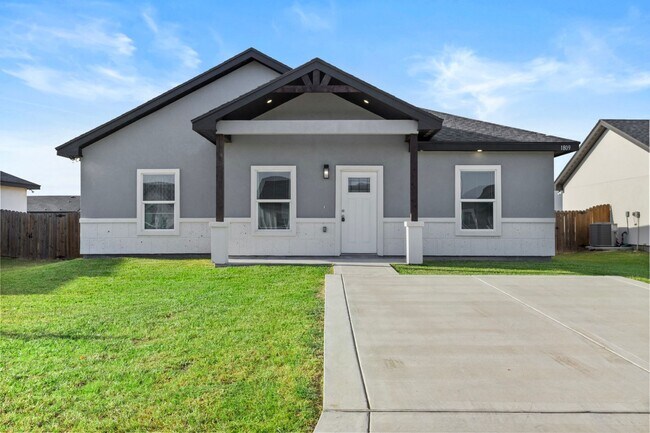 Building Photo - BRAND NEW HOMES FOR LEASE IN MERCEDES! CHOOSE YOUR HOME! MOVE IN SPECIAL - 1ST MONTH FREE