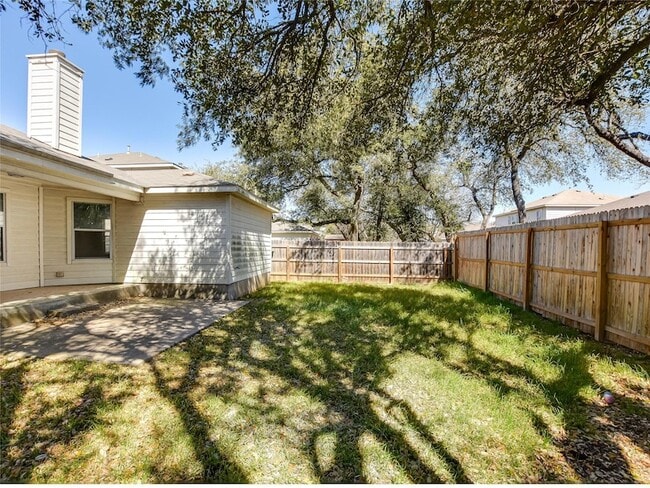 Building Photo - 2300 Amy Lynn Ln