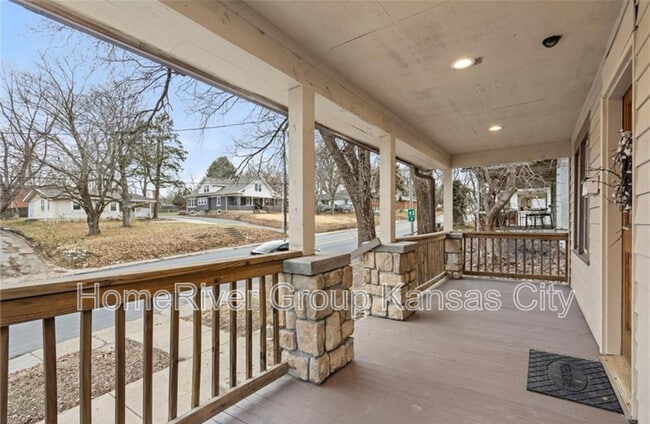 Building Photo - 815 S Crysler Ave