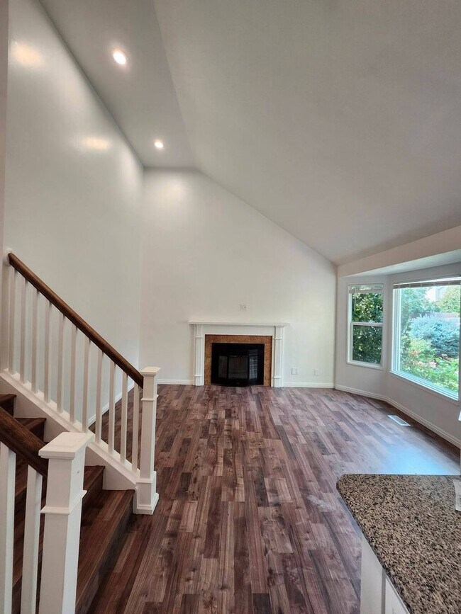 Building Photo - Newly Renovated 3 Bed 2 Bath Home in Kearns!!!