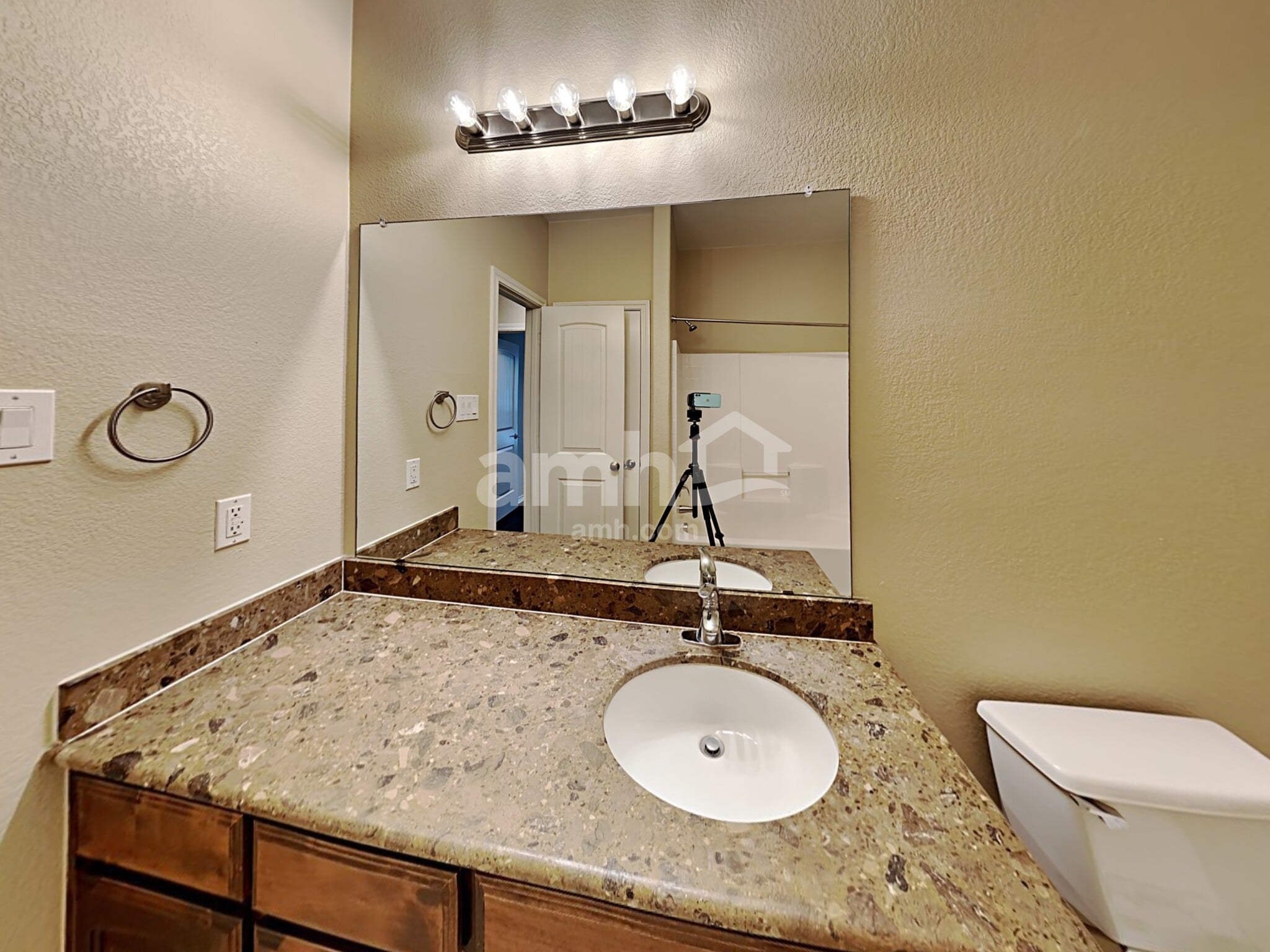 Building Photo - 6136 Kristen Dr