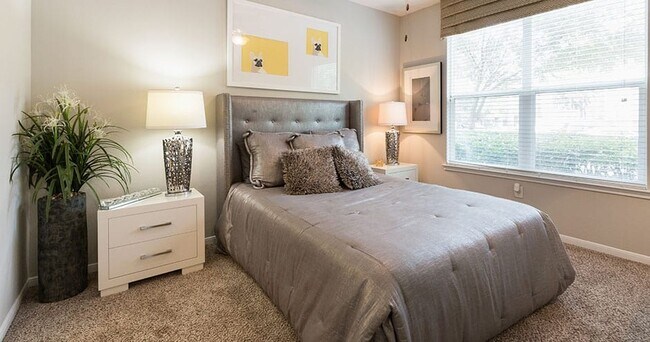 Building Photo - One Month Free on Houston 1-Beds!
