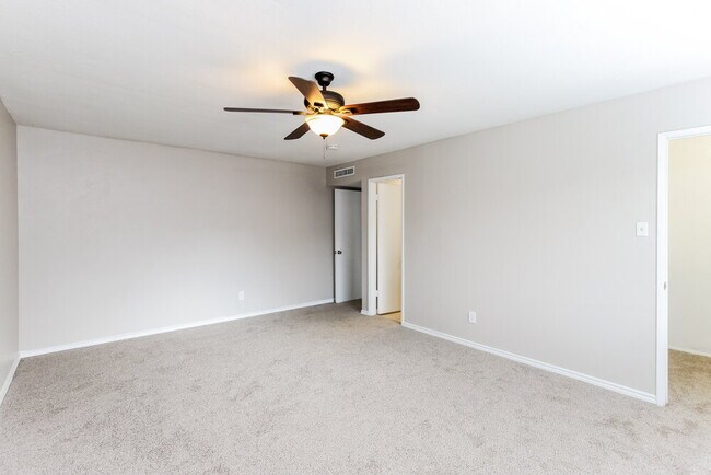 Building Photo - 6505 Alta Oaks Dr