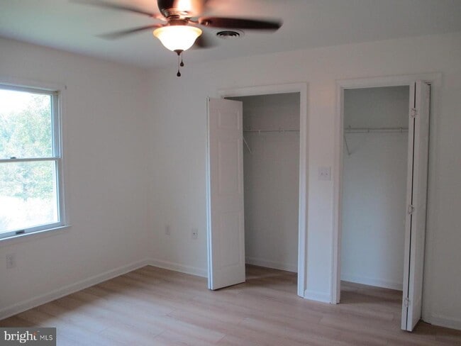 Building Photo - 25440 Luhaven