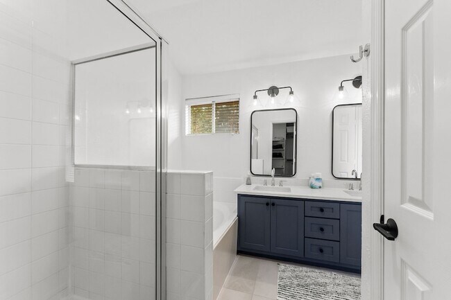 Building Photo - 7 S Avonlea Cir