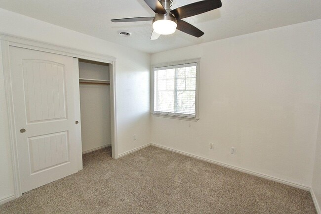 Building Photo - 2047 S Ice Bear Way