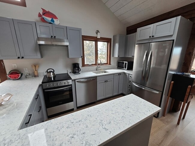 Building Photo - 11 Sunset Dr