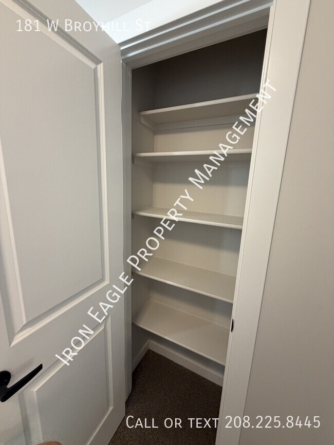 Building Photo - 181 W Broyhill St