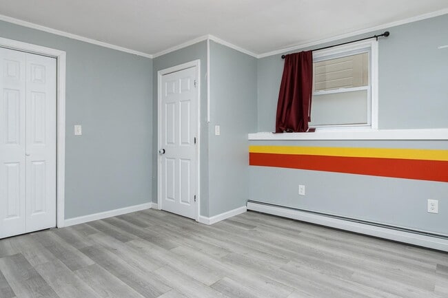Building Photo - 240 Leda Ave
