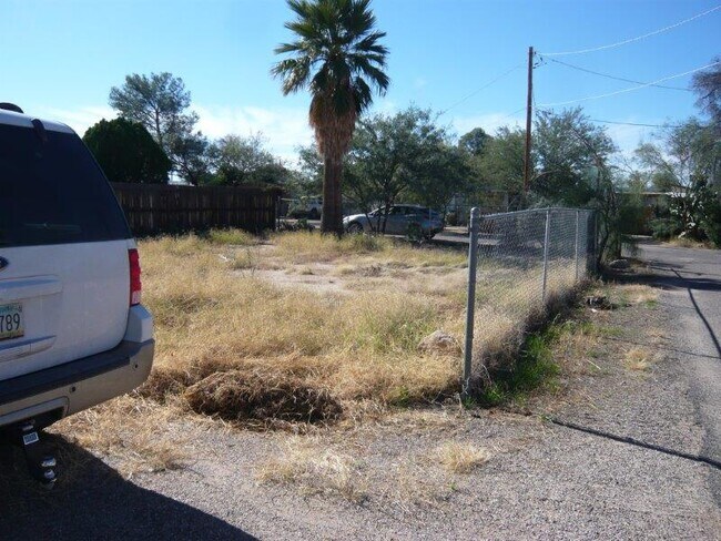 Building Photo - 3726 N Estrella Ave