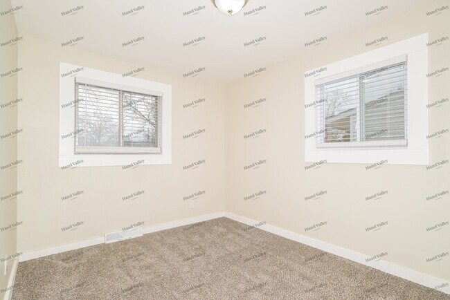 Building Photo - 1218 Baron Ave