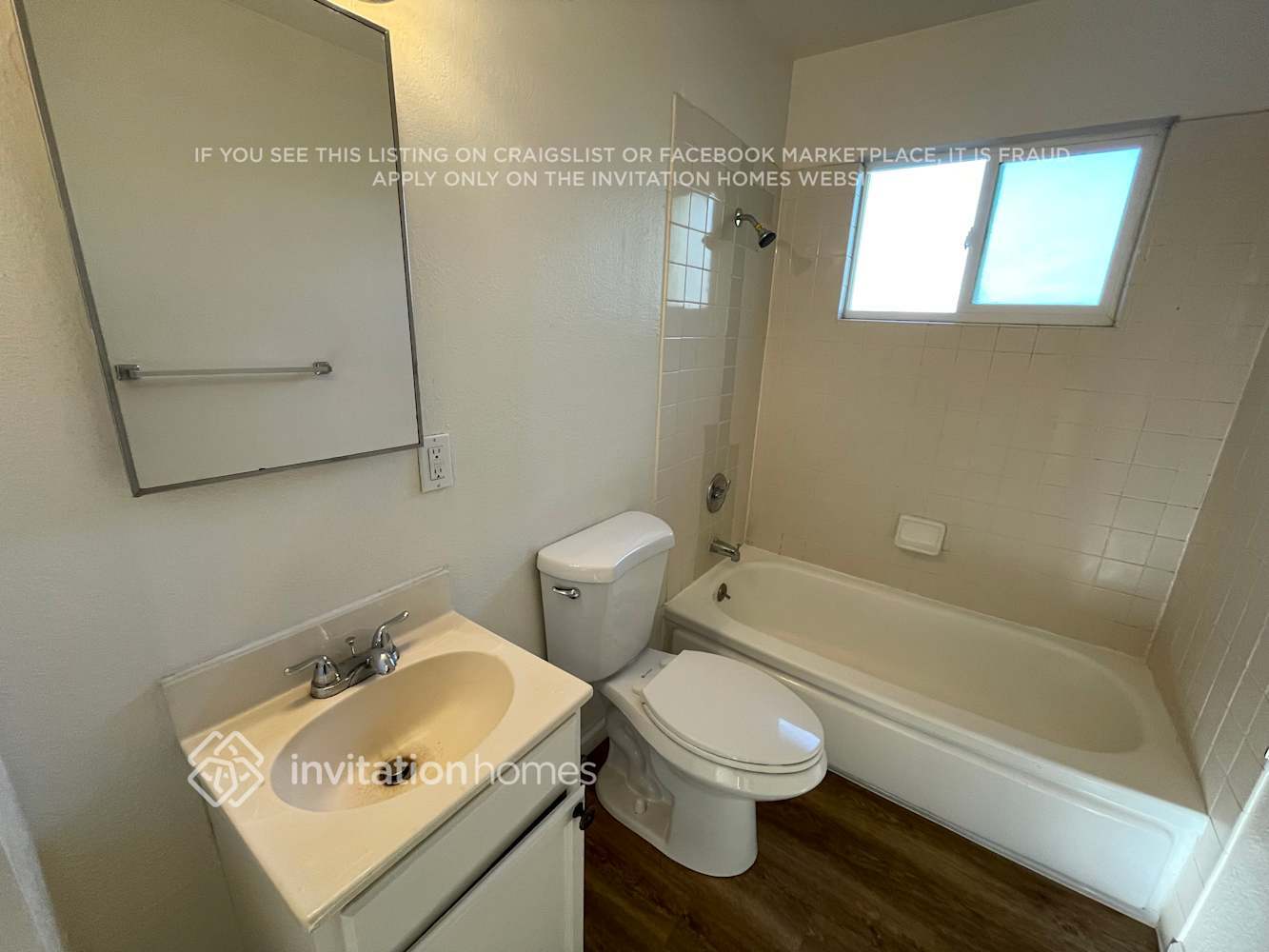 Building Photo - 452 Ladera Dr