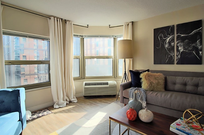 Building Photo - 9 W Chestnut St