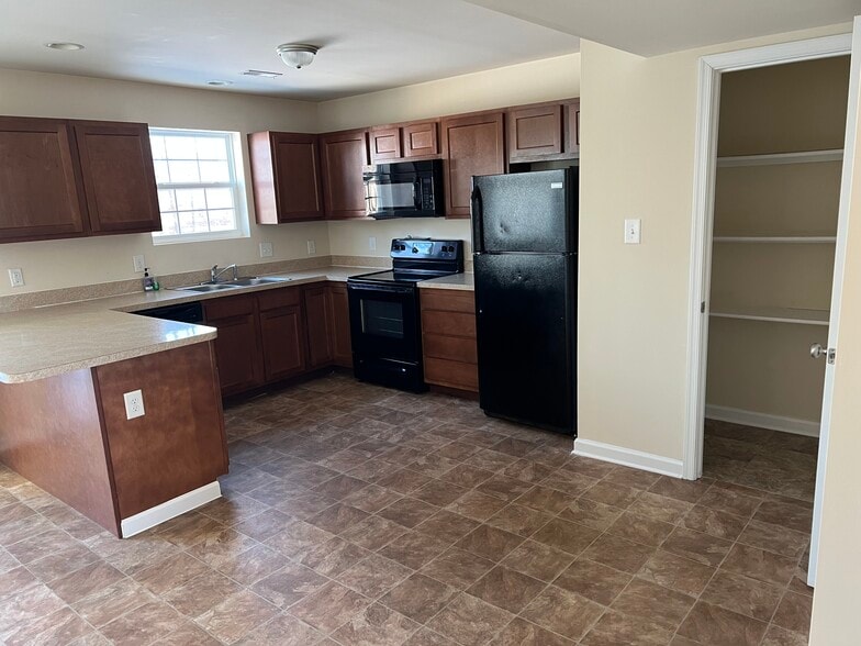 Building Photo - 36 Defy Ln