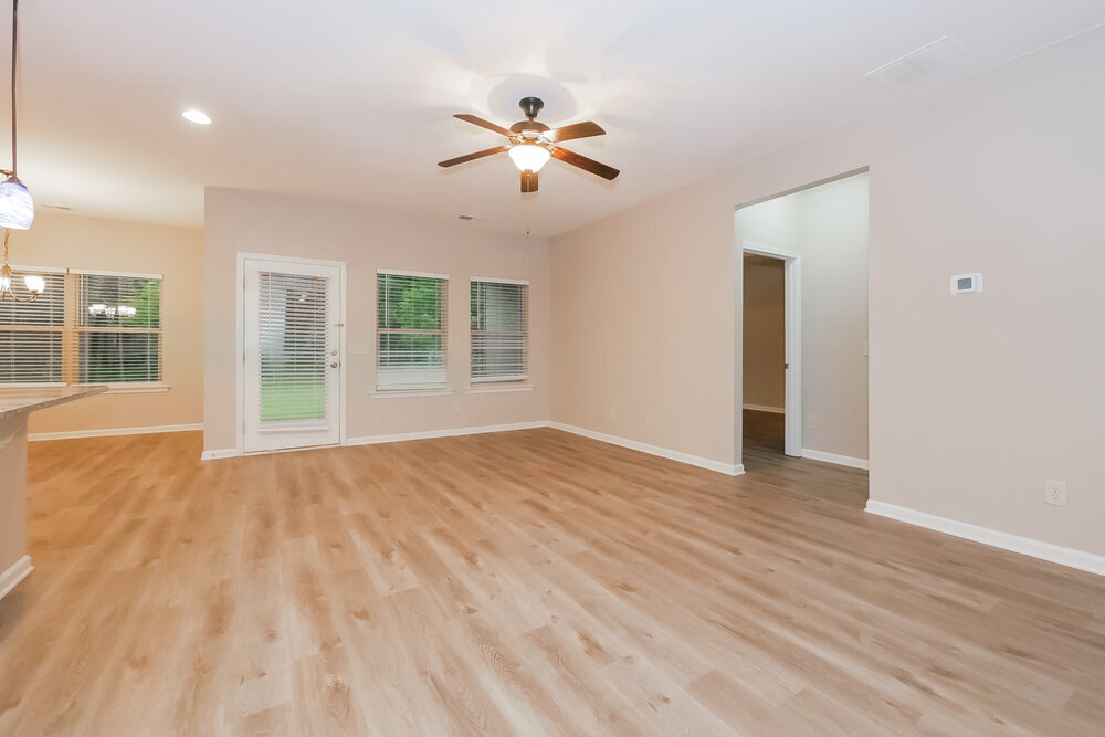 Building Photo - 108 Thomaston St