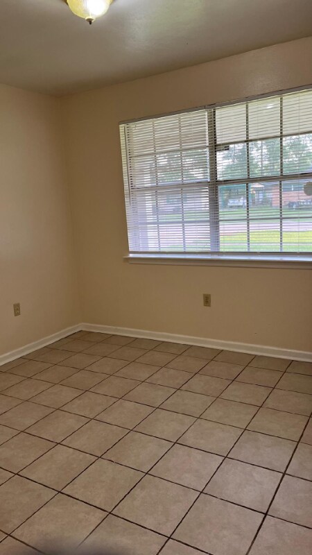 Building Photo - 4215 Heath Dr