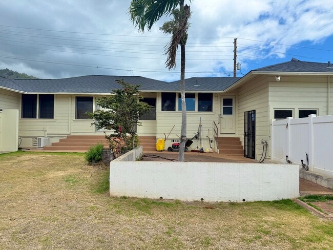 Building Photo - Newly Upgraded 3 Bedroom / 2 Bathroom - Ma...