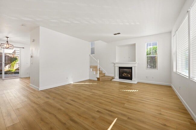 Building Photo - 2023 Northfield Dr