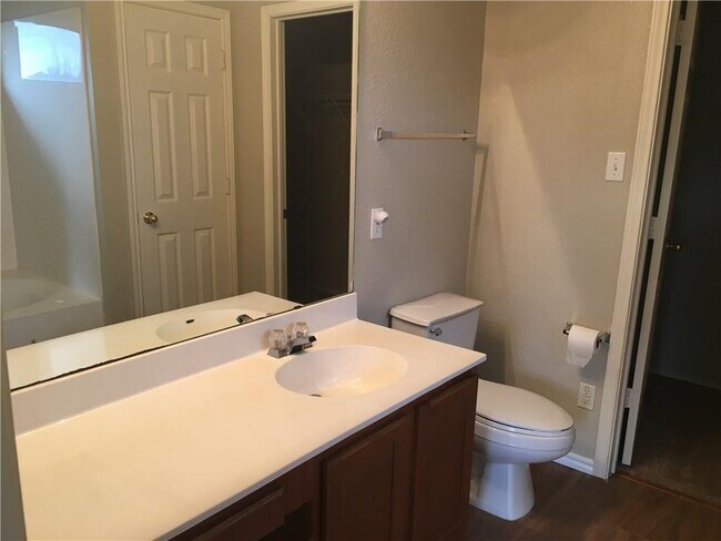 Building Photo - 2811 Turtle River Dr