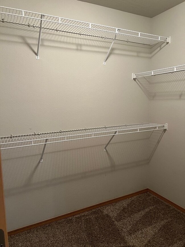 Building Photo - 3 bedroom, 2 bathroom, 2 car garage duplex in Republic