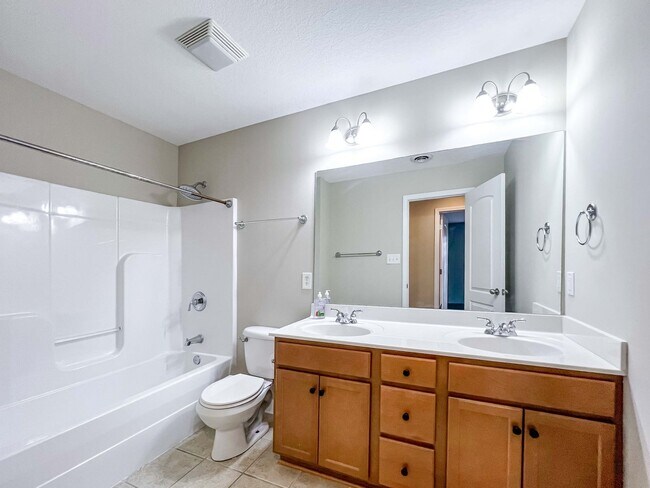 Building Photo - Beautiful 4-Bedroom Home in Hardin Valley with Modern Amenities & Spacious Living