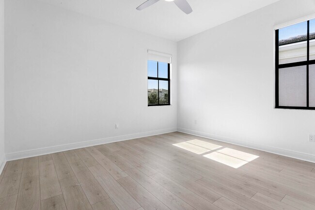 Building Photo - 13450 Artisan Cir