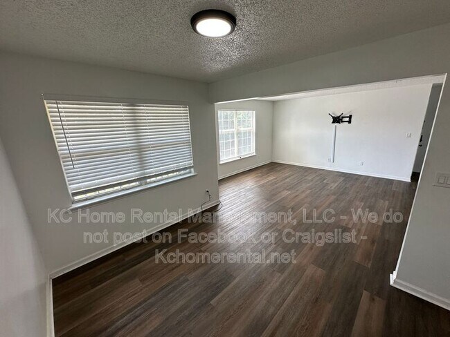 Building Photo - 300 Osage St