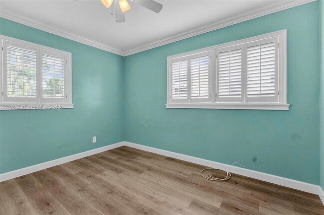 Building Photo - 211 SE 1st Terrace