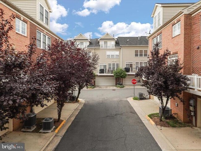 Building Photo - 7980 Vigne Ct