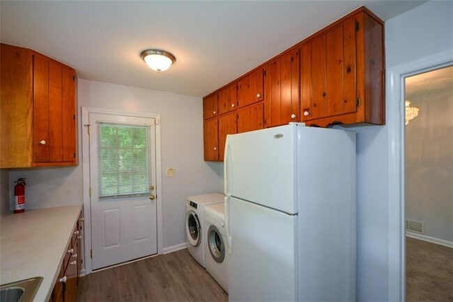 Building Photo - 1376 Woodbine St