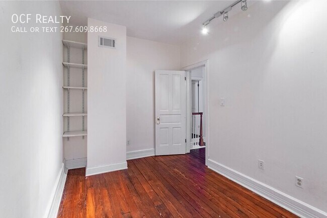 Building Photo - 833 N Newkirk St