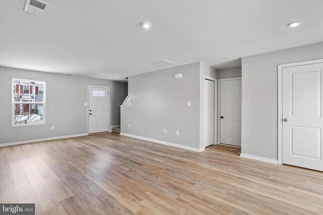 Building Photo - 125 Ceritos Trl