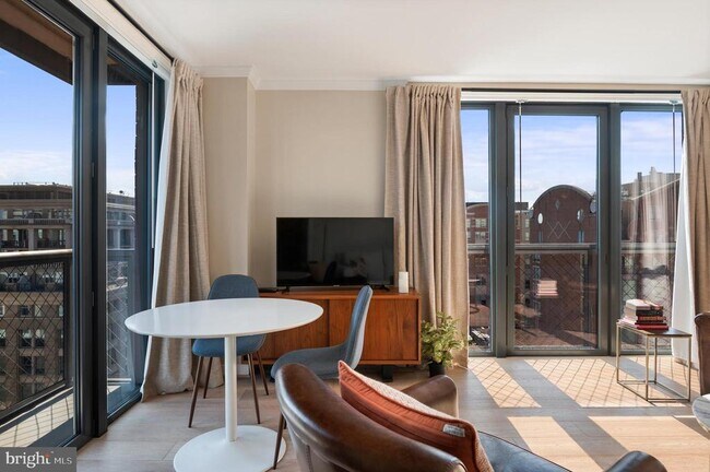 Building Photo - 631 D St NW