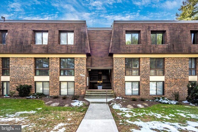 Building Photo - 5232 W Running Brook Rd