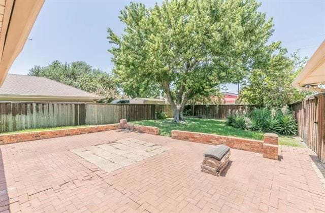 Building Photo - 3915 Spring Hollow Dr