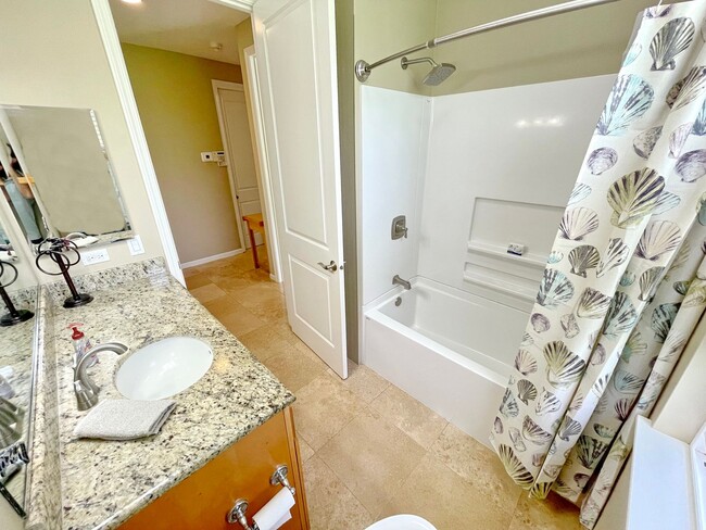 Building Photo - Elegant 1-Bedroom Retreat in Prestigious South Maui Neighborhood w/ Utilities Included – Availabl...