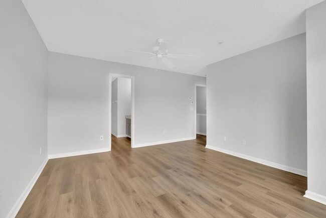 Building Photo - 518 Dragonfly Ct