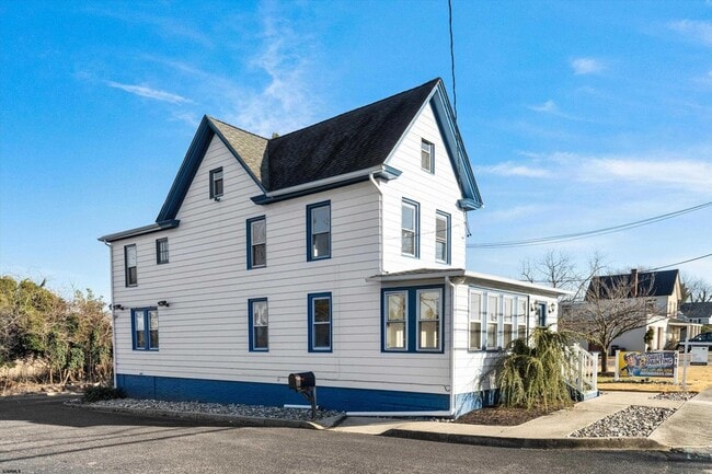 Building Photo - 616 W Ocean Heights Ave