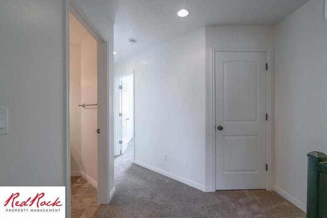 Building Photo - 2801 E 450 N