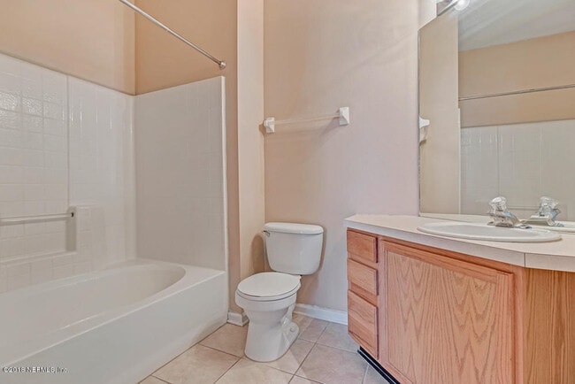 Building Photo - 7990 Baymeadows Cir E